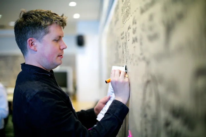 Botley and the narrow bridge of art