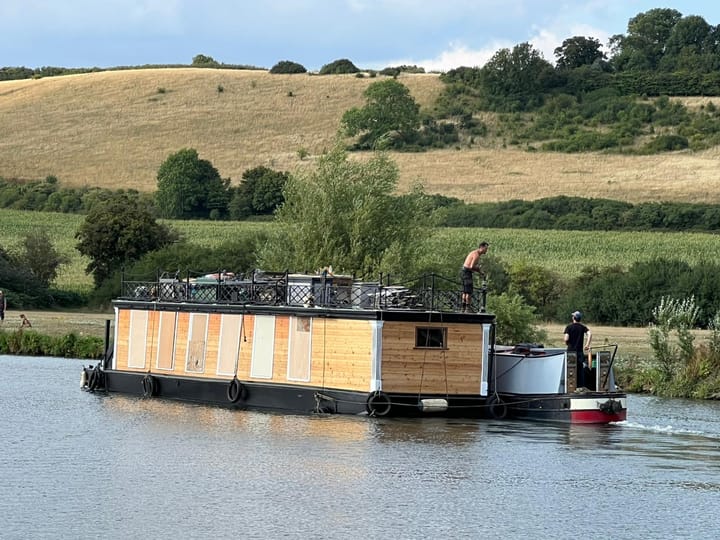 All hands to the pumps: rescuing an Oxford college barge